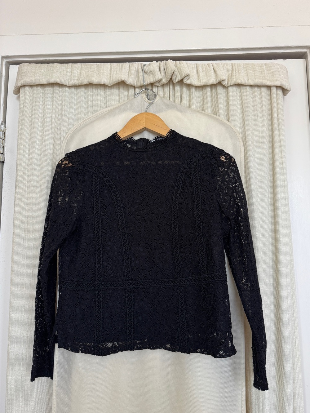 Zara Black Sheer Lace Long Sleeve Blouse Size Small